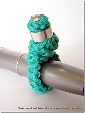 l'anello con il tappo riciclato, crochet e strass