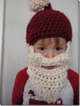 il cappello di Natale con barba bianca incorporata, ovviamente a crochet