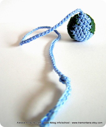 22 aprile Earth Day, segnalibro a crochet per la Terra
