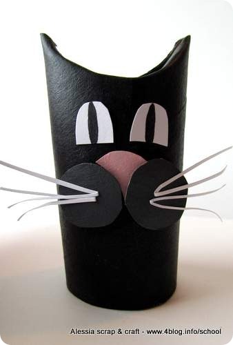 Lavoretti, zoo con i tubi di cartone: gatto nero di Halloween