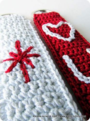 Portachiavi a fascia a crochet: arriva LOVE U