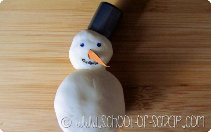 Lavoretti di Natale: pupazzo di neve con la pasta modellabile