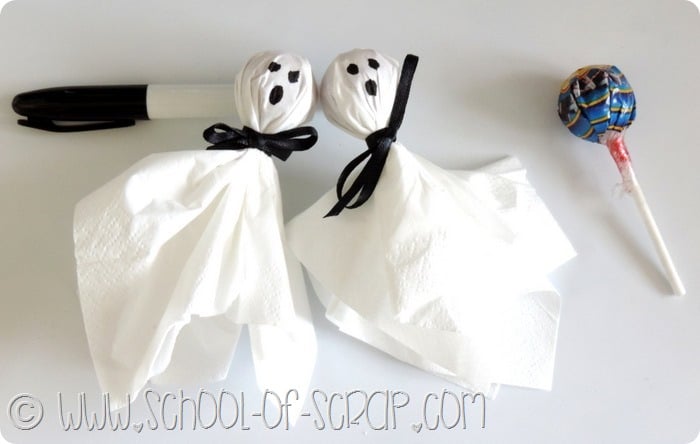 Idee per Halloween: fantasmini Chupa Chupa da regalare a grandi e bambini
