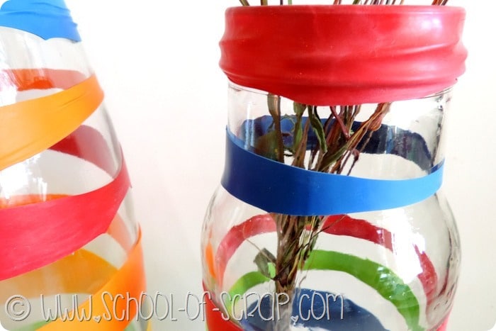 Riciclo creativo: trasformiamo i vasi di vetro in vasi decorati e colorati