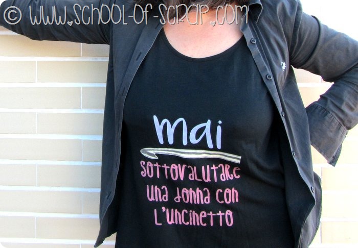 borse e T-shirt dedicate a chi ama l'uncinetto si comprano online (con lo sconto)