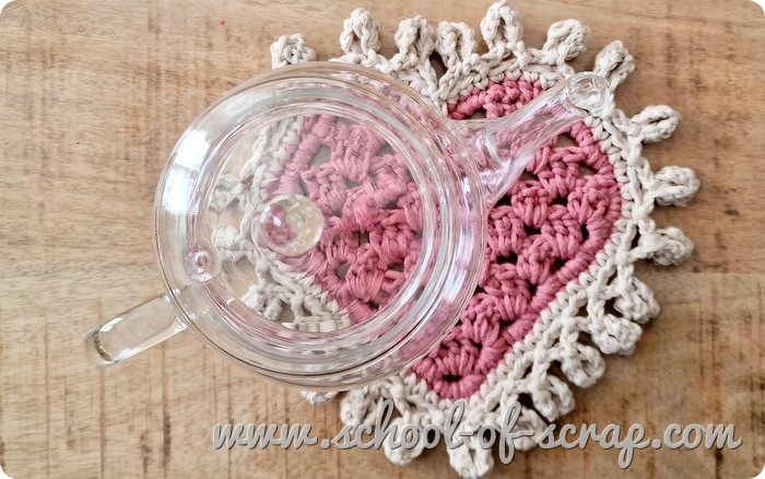 Uncinetto facile sottopentola cuore granny e pompon, idea regalo a crochet